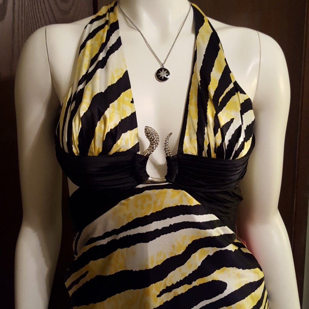 Formal gown - Picture 3 of 7